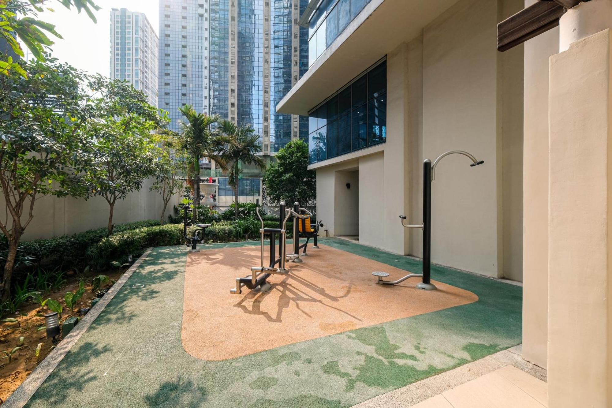 Bgc 2Br Uptown Parksuites With Balcony And Bathtub Manila Exterior photo