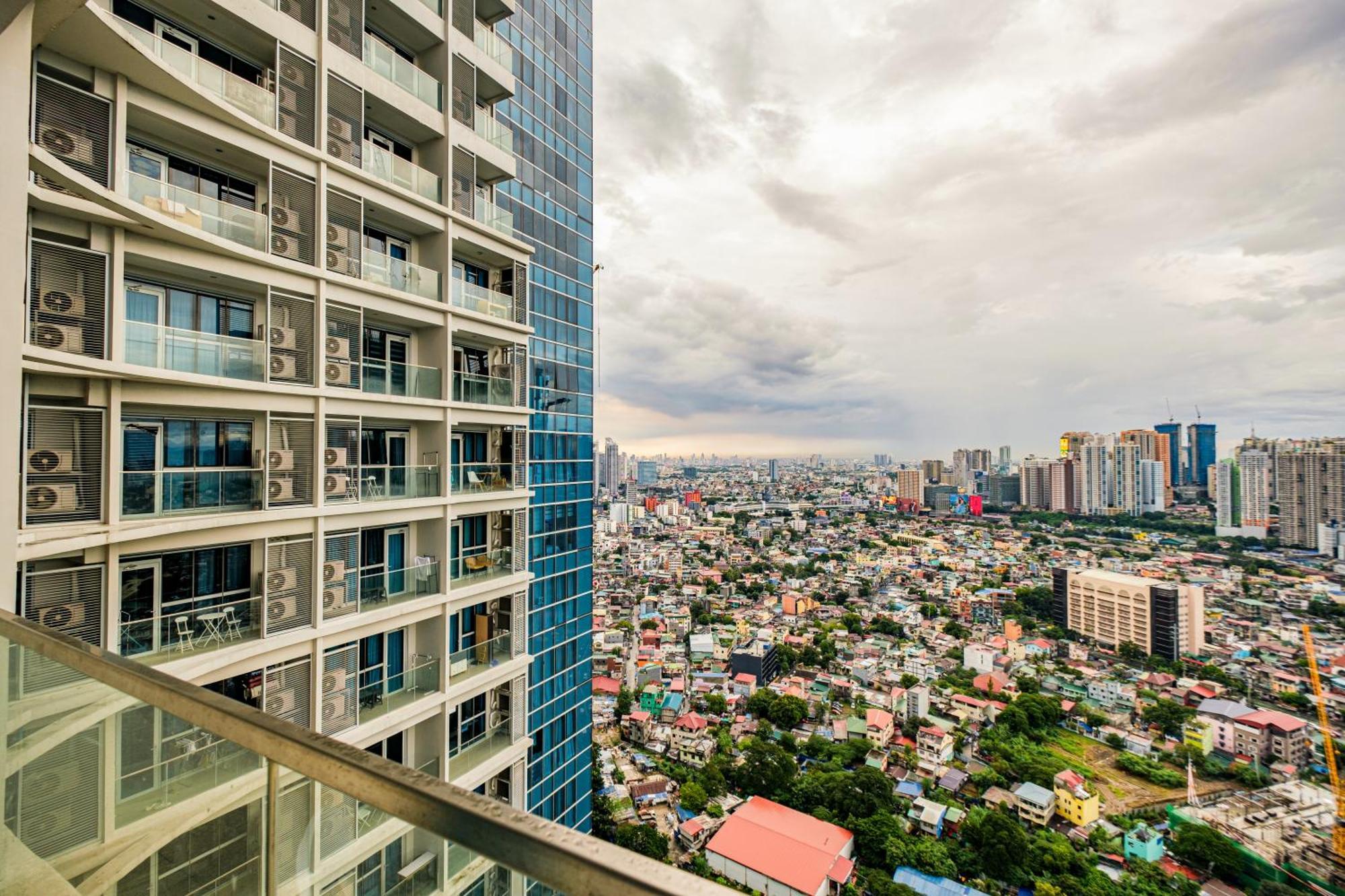 Bgc 2Br Uptown Parksuites With Balcony And Bathtub Manila Exterior photo
